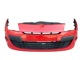 Передній бампер комплектний (без фар) для Renault Megane III
