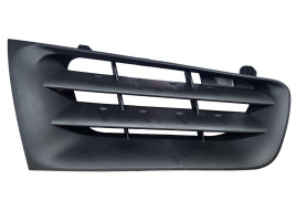 Решітка бампера права (ніздрі) Renault Megane 2 (рено меган 2) 2006-2009