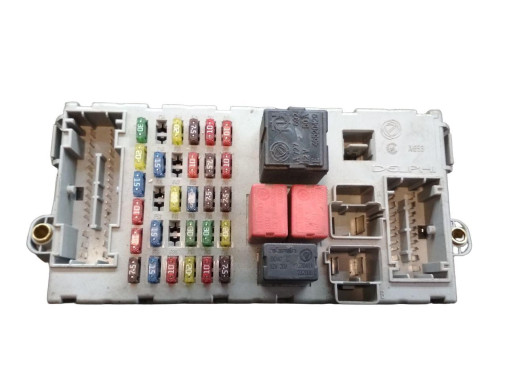 Fiat БЛОК ЗАПОБІЖНИКІВ FIAT DOBLO 00-05 46795988 - Заображення 1