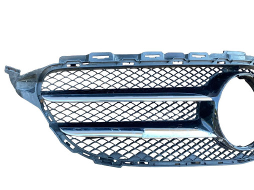 Mercedes-benz Решітка радіатора переднього бампера Mercedes W205 2058800183 - Заображення 3
