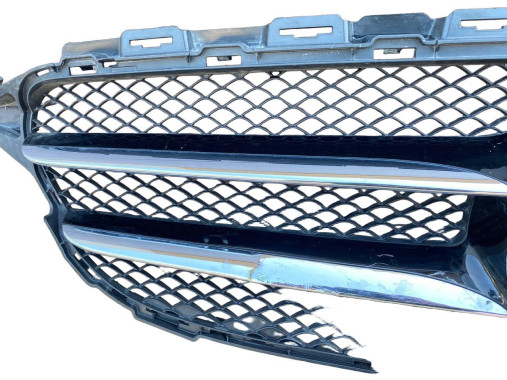 Mercedes-benz Решітка радіатора переднього бампера Mercedes W205 2058800183 - Заображення 2