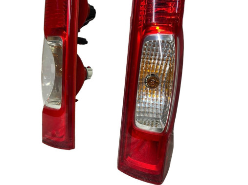 Valeo Ліхтарі задні комплект а Renault Traffic (Рено Трафик) 2007-2014 8200415251, 8200415250 - Заображення 8